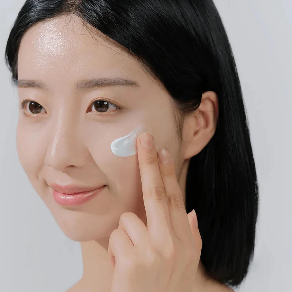 SKIN1004 Madagascar Centella Hyalu-Cica sérum solaire imperméable SPF50 + PA +++, doux, haute Protec