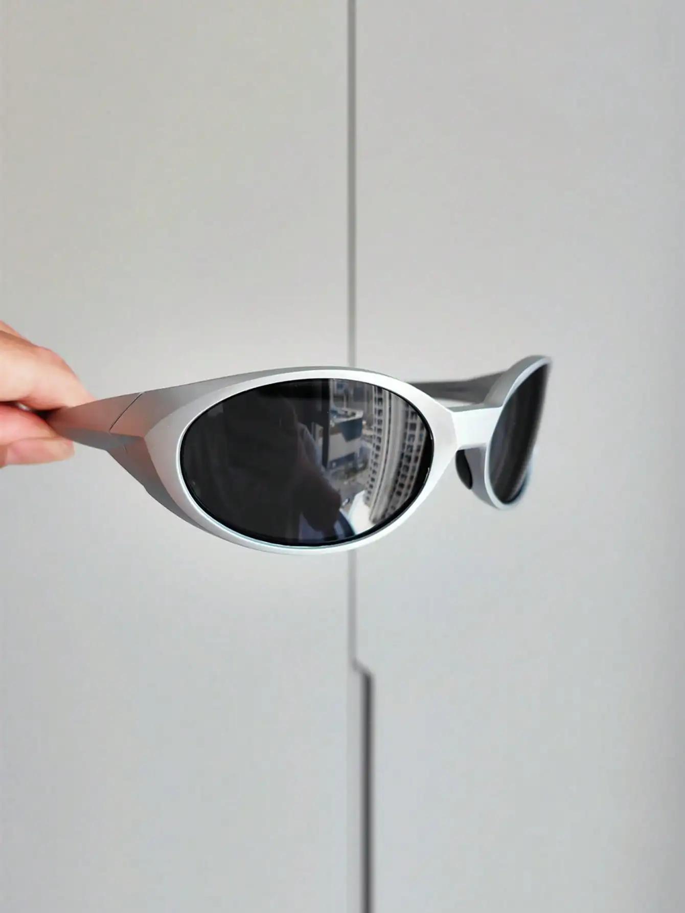 Lunettes de style avant-gardiste Y2K argentées pour la randonnée, le sport sur neige, la technologie