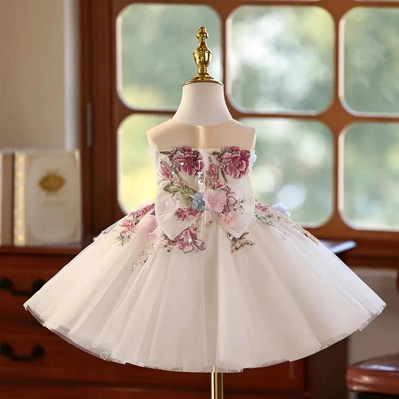 Robe courte blanche pour filles, robe à pétales Mori, petit hôte, spectacle de fleurs, gaze légère d
