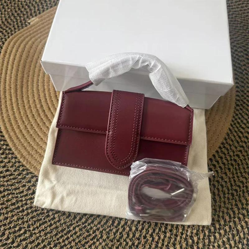 Sac bandoulière carré petit format pour femme JA, avec rabat texturé, à porter à la main ou en bando