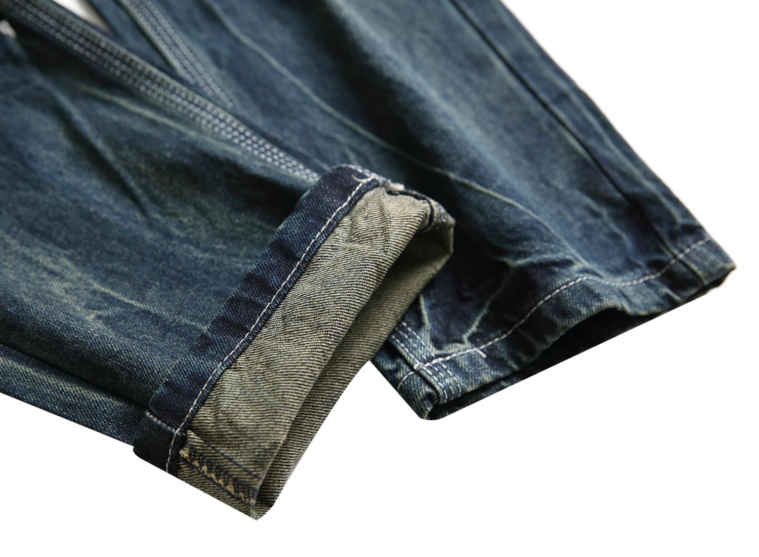 Jeans en denim bleu foncé pour hommes avec trous, ceinture avec coupe droite et non commandée, jeans