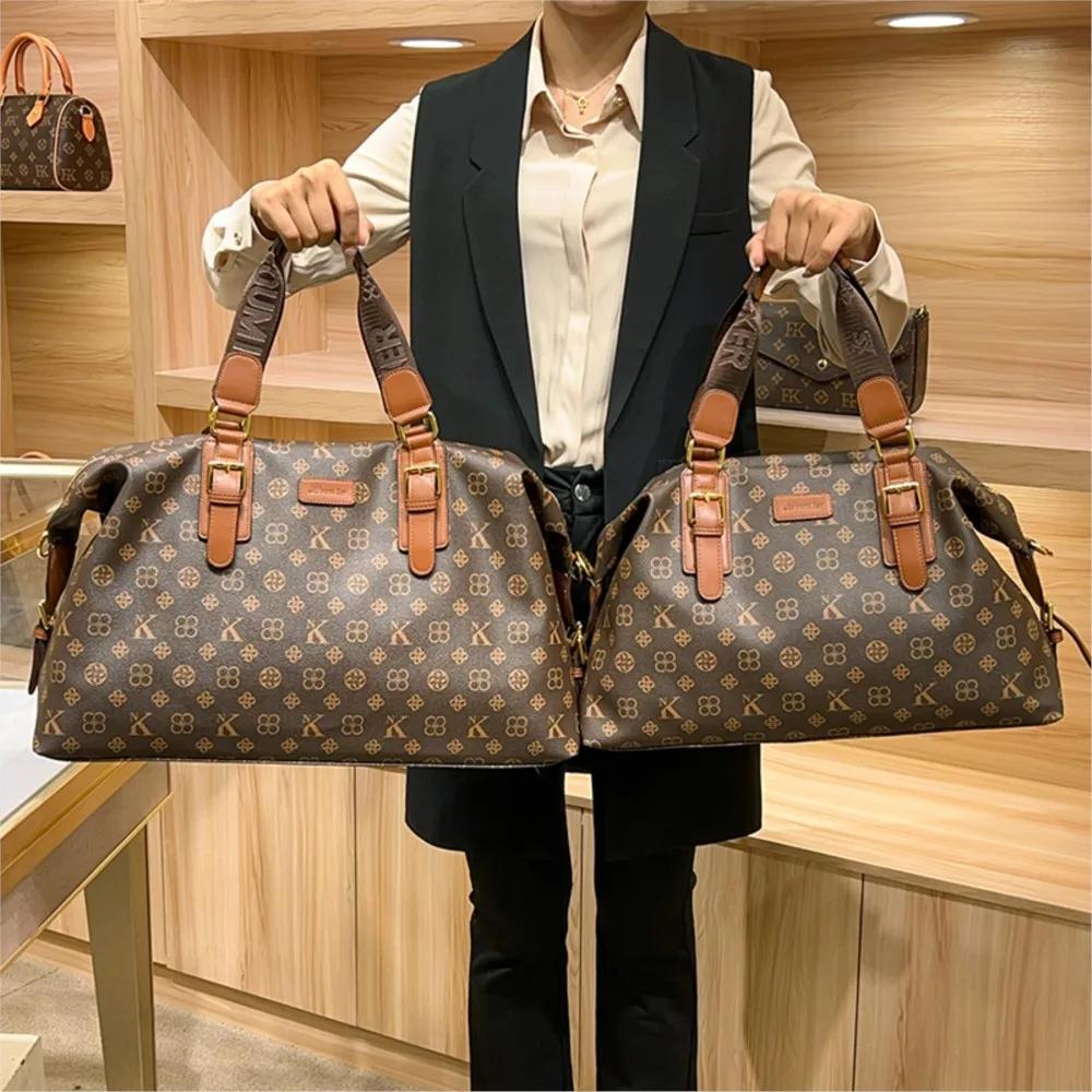 2025 nouveau sac de voyage portable décontracté à la mode pour les femmes, sac fourre-tout croisé en