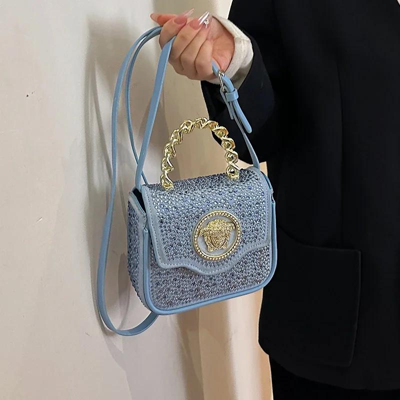 Pochette classique inspirée des créateurs, convertible en sac bandoulière, avec un style parisien et