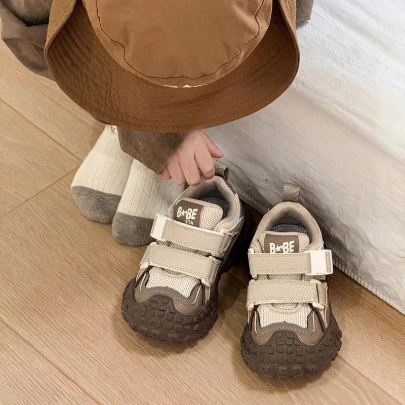 Baskets épaisses pour enfants, chaussures d'hiver en coton Velcro avec semelle à pointes, fond de pn