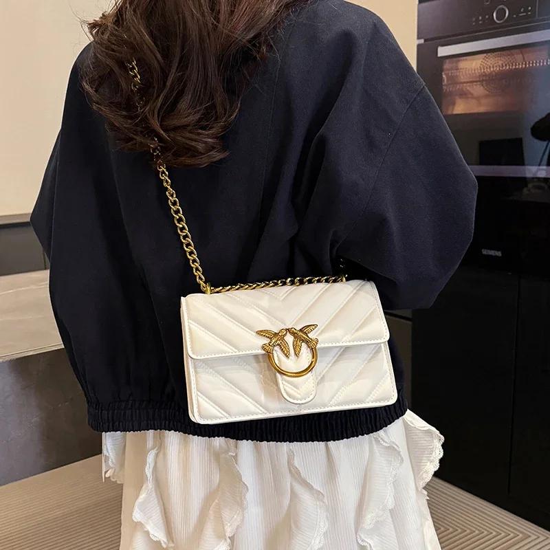 Sac bandoulière moderne en toile pour femme, matériau robuste, sangle réglable, adapté aux essentiel