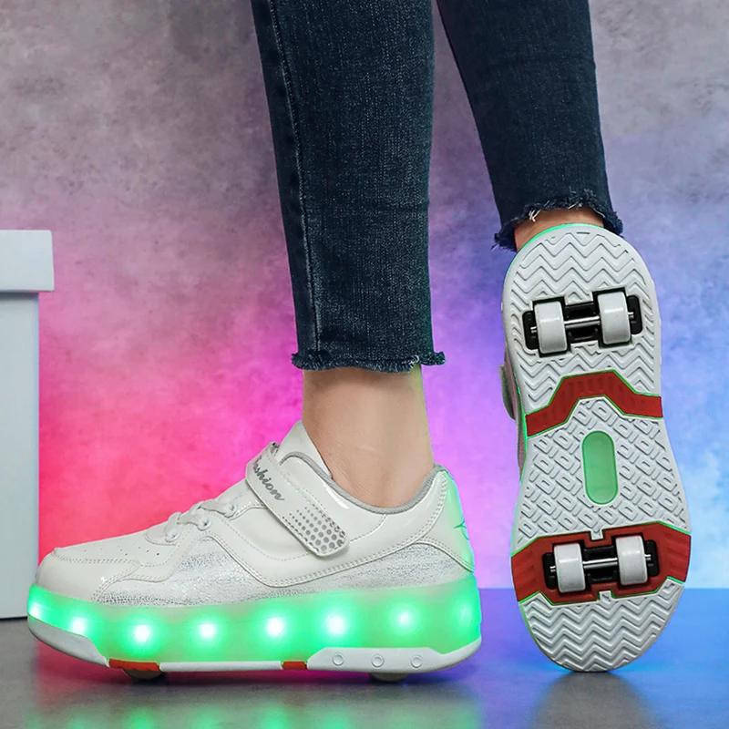 Chaussures de patin à roulettes LED pour enfants, baskets lumineuses rechargeables par USB avec 4 ro