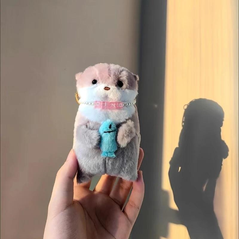 Porte-clés de poupée en peluche, loutres mignonnes tenant du poisson, pendentif léger suspendu, acce