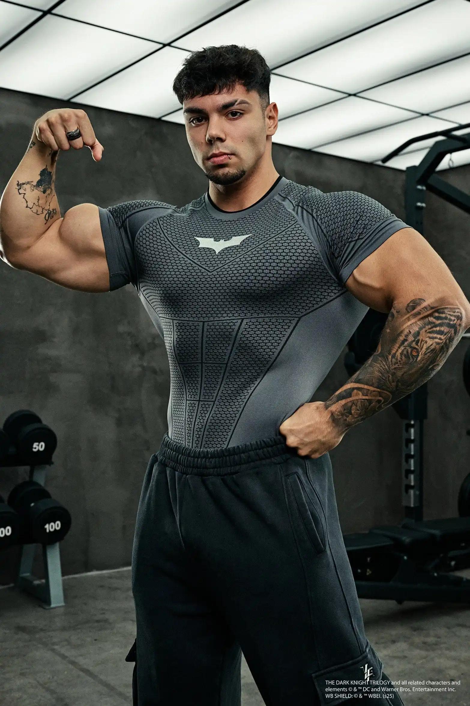Sensation de glace et séchage rapide! T-shirt de sport moulant d'été pour hommes, chemise spéciale à