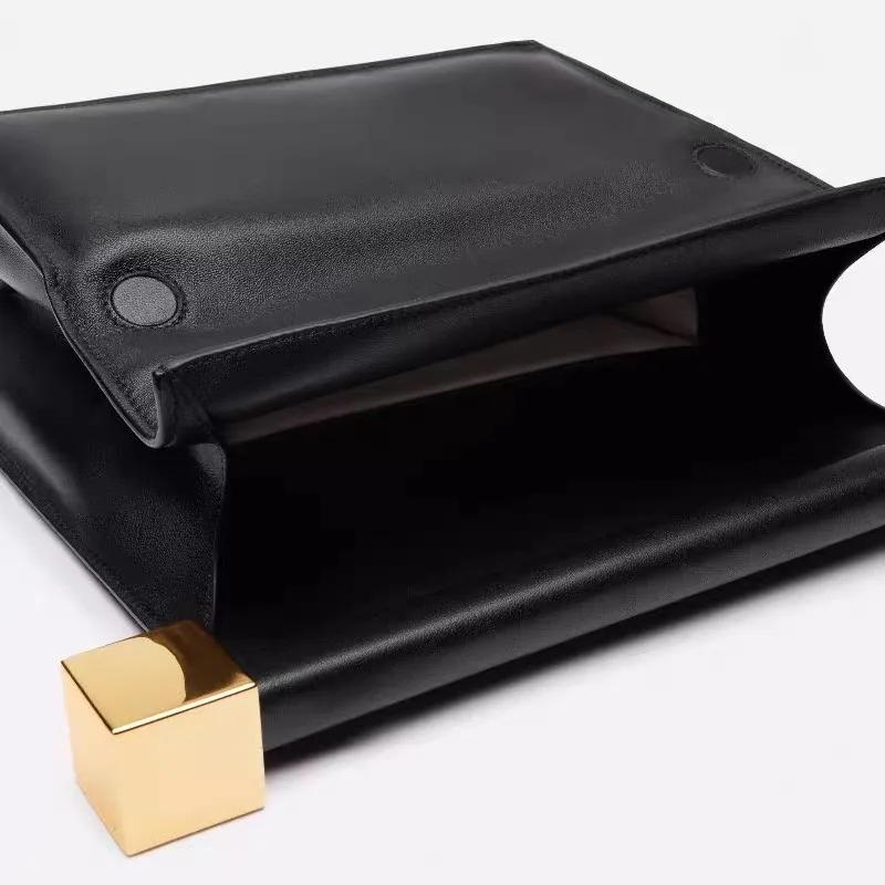Nouveau Sac à Main de Luxe Designer pour Femme, Pochette Tendance avec Métal, Sacs de Soirée Élégant