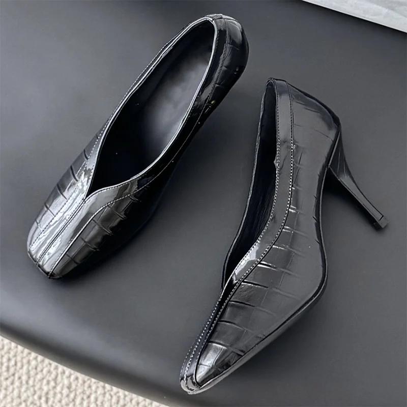 Chaussures plates pour femmes de haute qualité, à bordures contrastées, à découpe peu profonde, avec