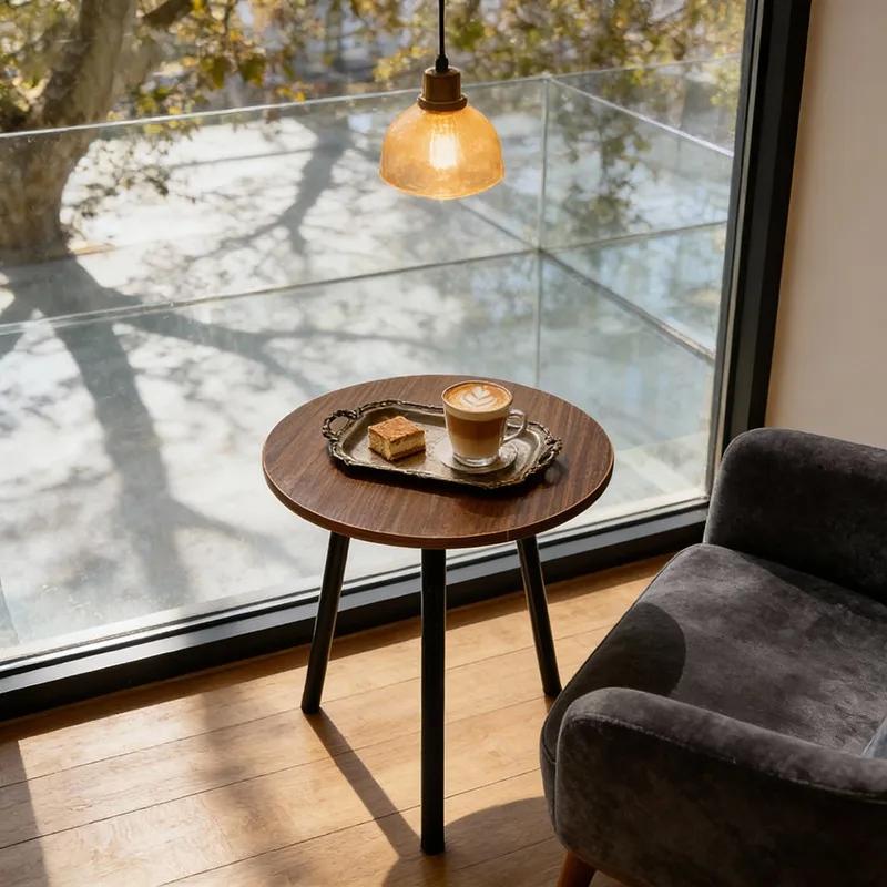 1 petite table basse à rotonité simple. |   Table d'angle d'appoint pour canapé, pour salon, chambre