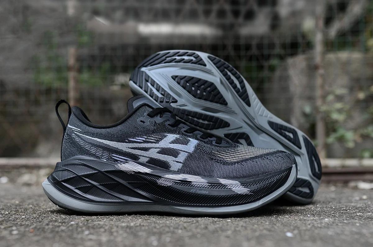 New Men Women Comfortable Runner Shoes Unisex Breathable Ultralight Outdoor Running Casual Sneakers 