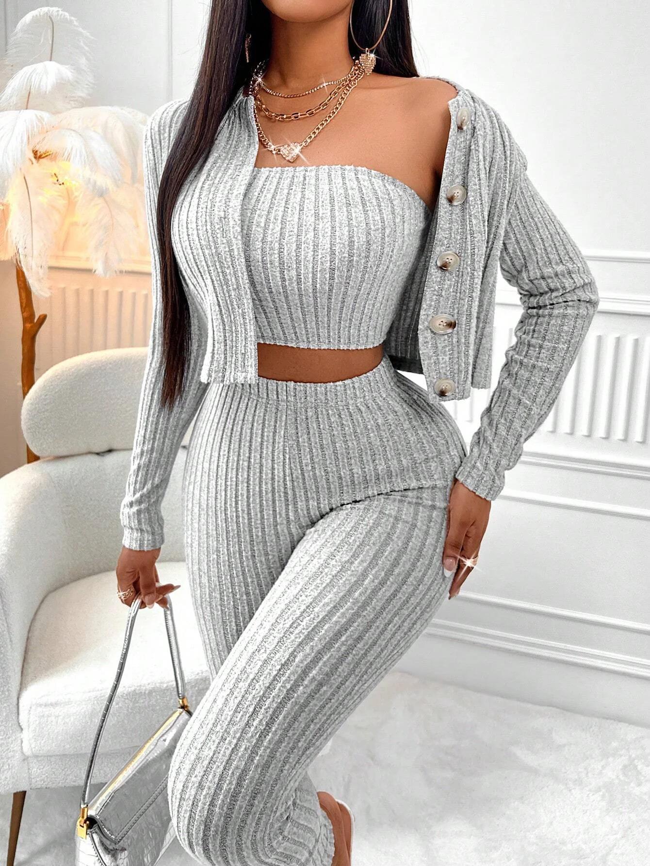 Ensemble 3 pièces de camisole, veste à boutons sur le devant et leggings de couleur unie