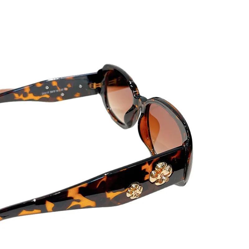 Nouvelles Lunettes de Soleil Ovales Vintage Camélia pour Femme UV400, Élégantes, Petites, Amincissan