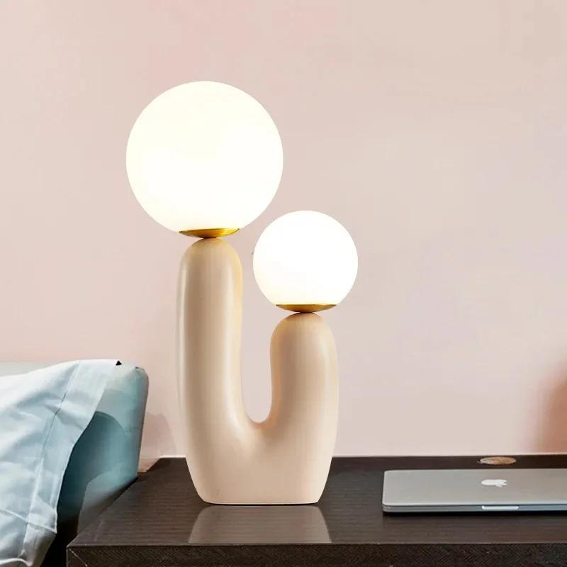 Lampe de table en verre d'art nordique moderne, lampe de tête de lit en résine pour chambre à couche