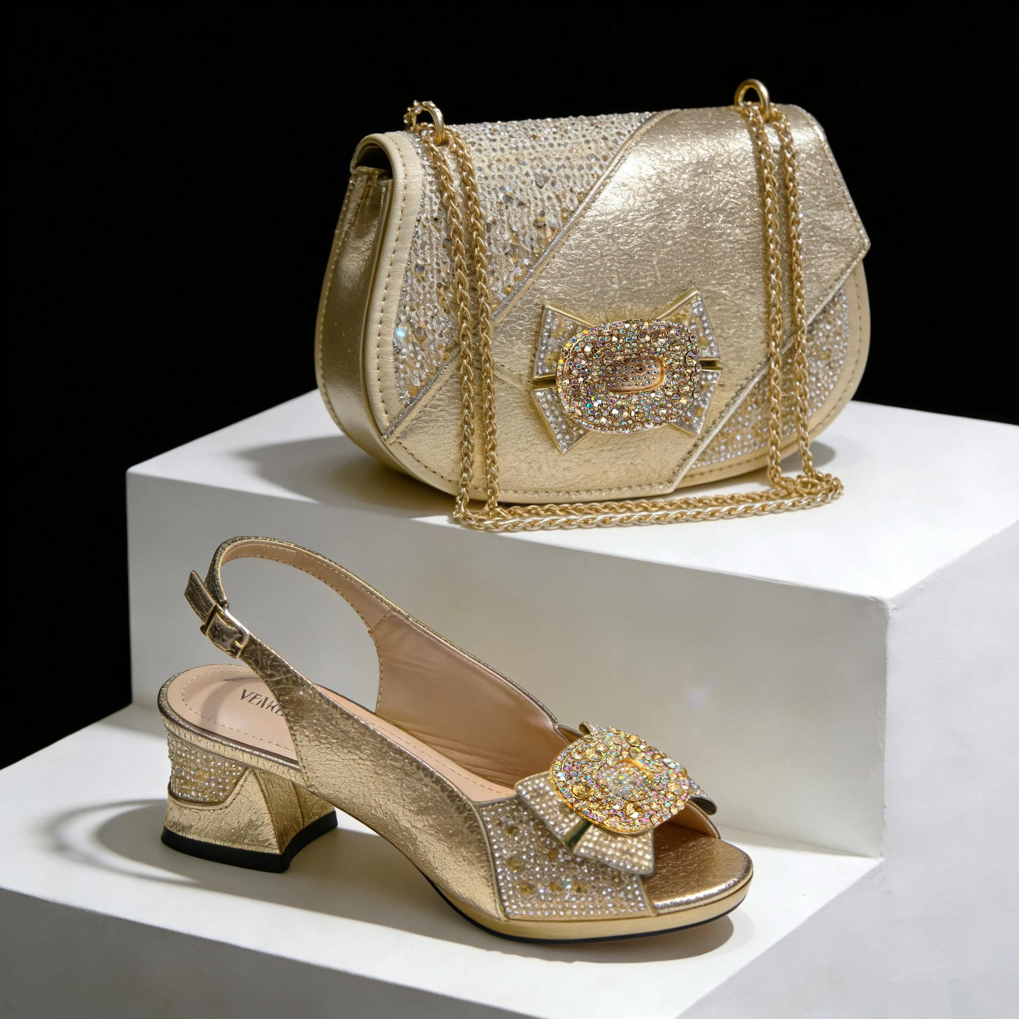 Ensemble élégant 2026 : Chaussures à talons hauts dorées et sac assorti orné de strass - Design élég