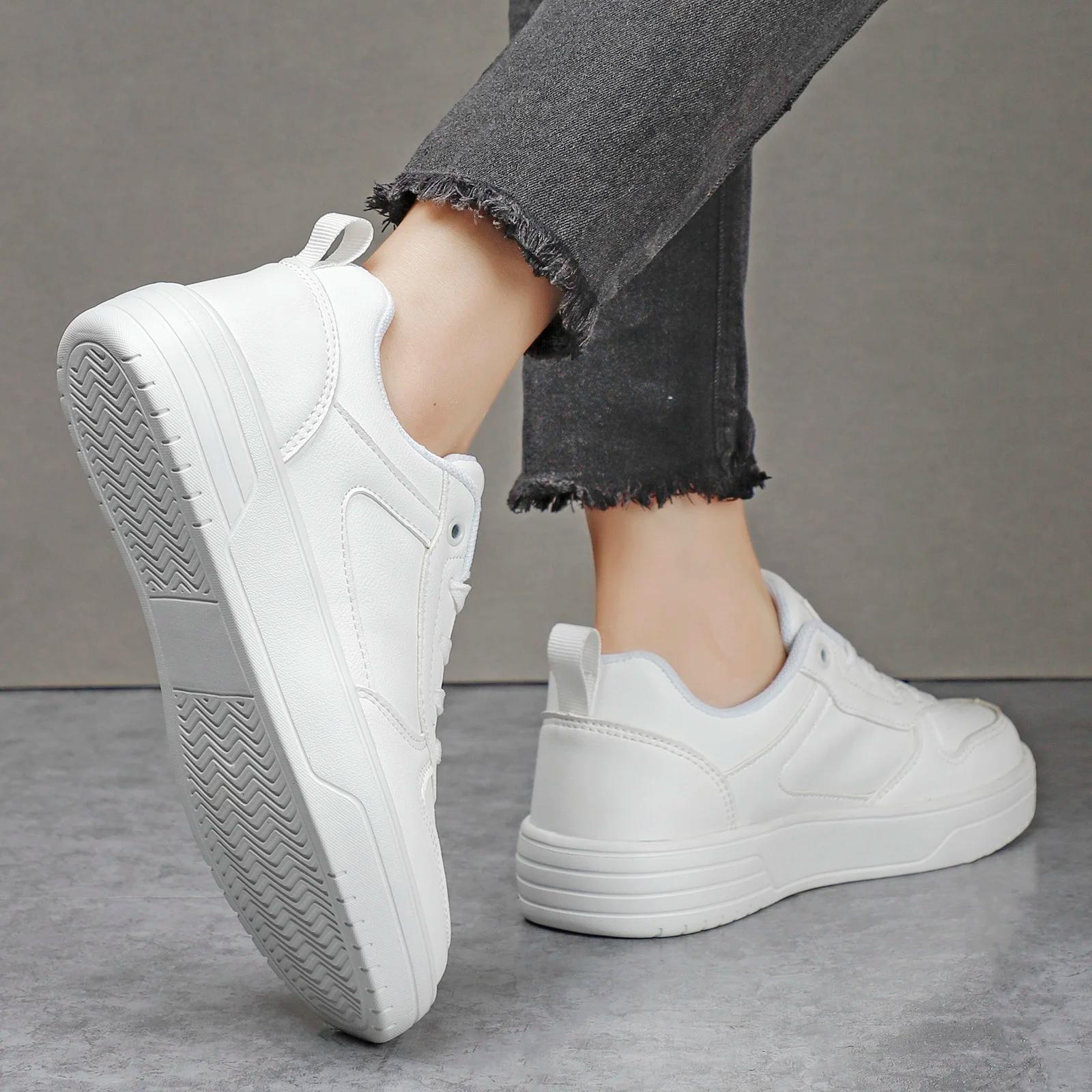Chaussures de skateboard légères pour femmes, baskets de sport blanches et noires
