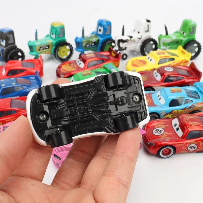 34 Styles voiture jouet Disney Pixar voitures de course Lightning McQueen 1:55 métal moulé sous pres