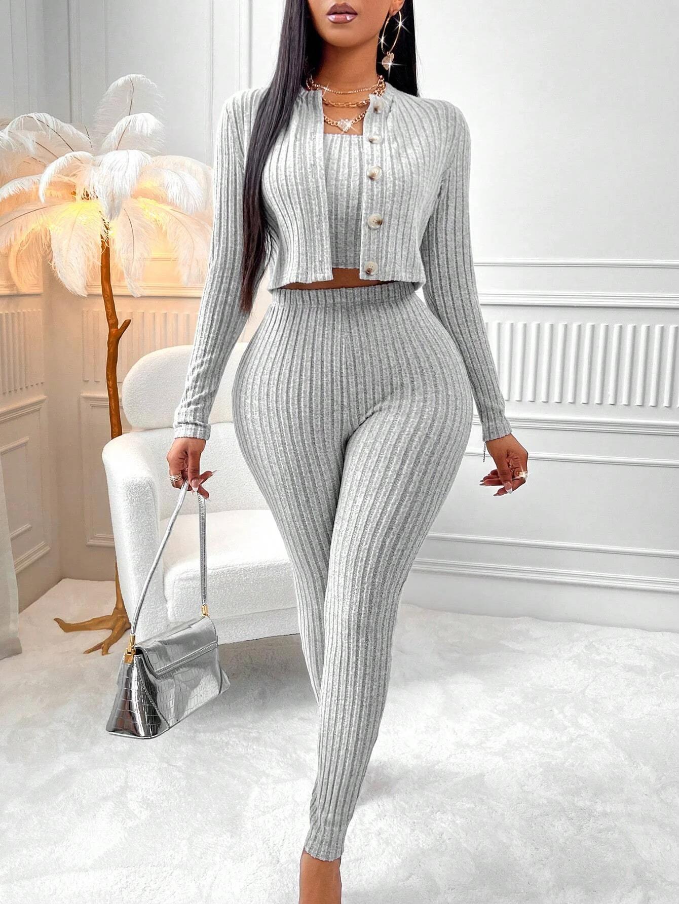 Ensemble 3 pièces de camisole, veste à boutons sur le devant et leggings de couleur unie