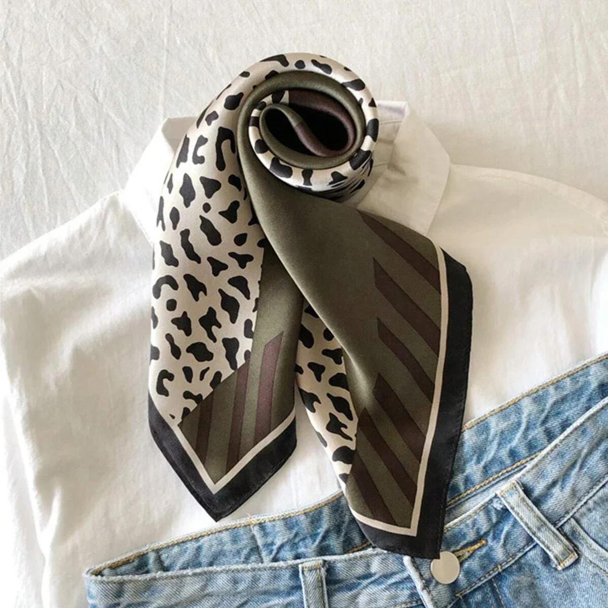 Foulard en soie florale rose 70cm pour femmes, simulé de soie, frais et élégant, polyvalent, sacs po