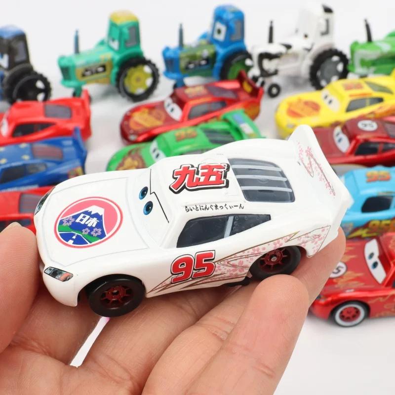 34 Styles voiture jouet Disney Pixar voitures de course Lightning McQueen 1:55 métal moulé sous pres