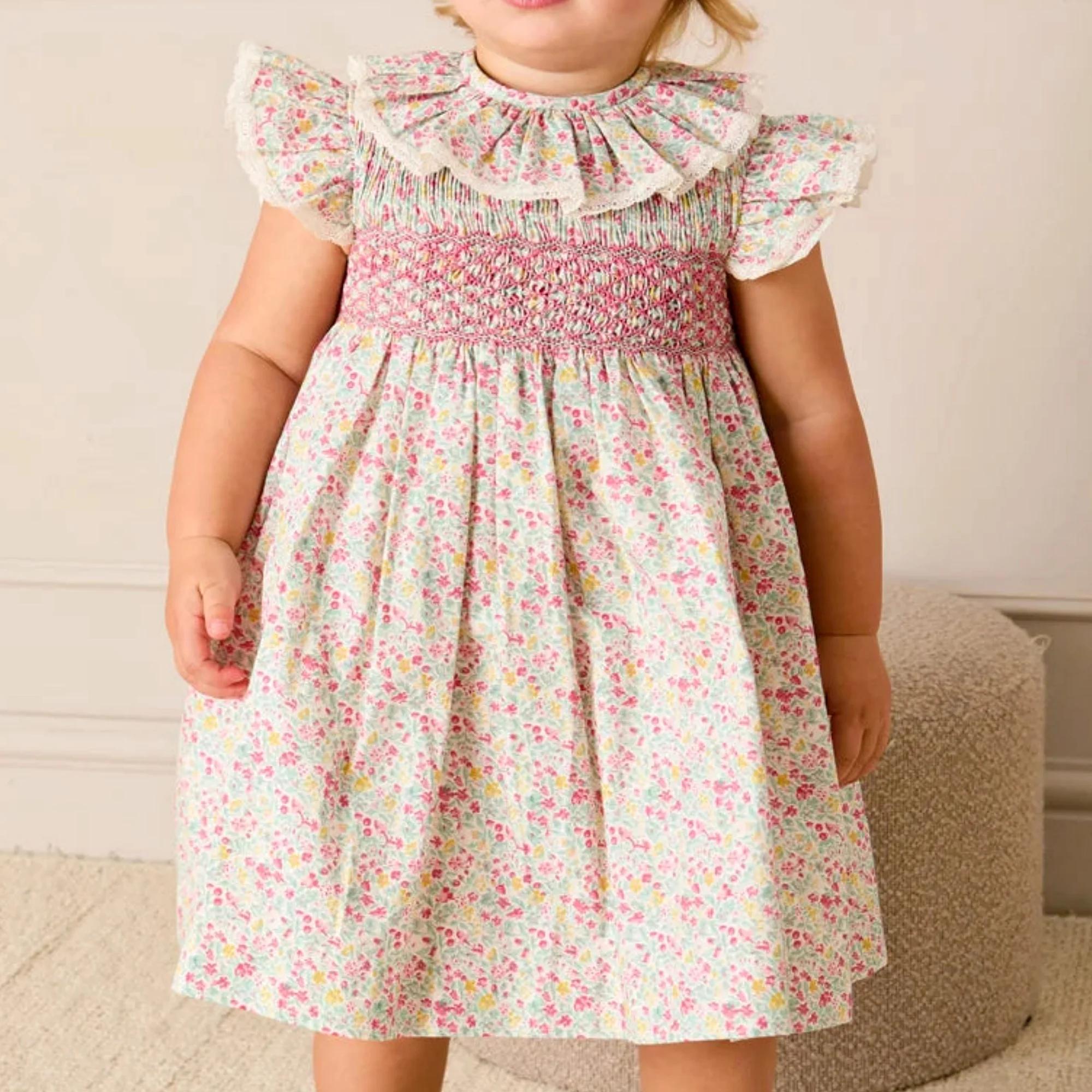 Ensemble 2 pièces pour bébé fille, col à volants smockés à la main, motif floral estival, style vint