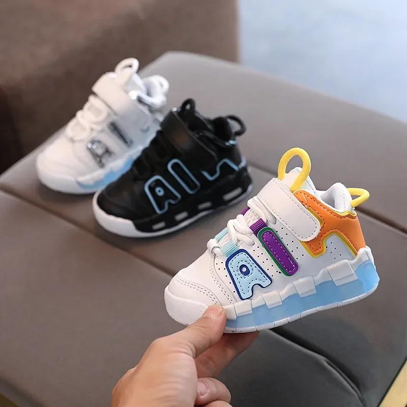 Chaussures de sport coordonnantes respirantes pour enfants, motif de lettres colorées, boucle à croc