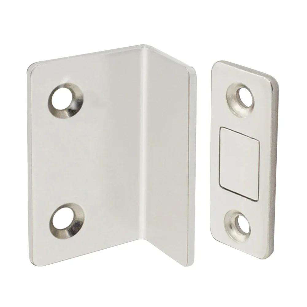 Fermeture magnétique pour meubles de placard