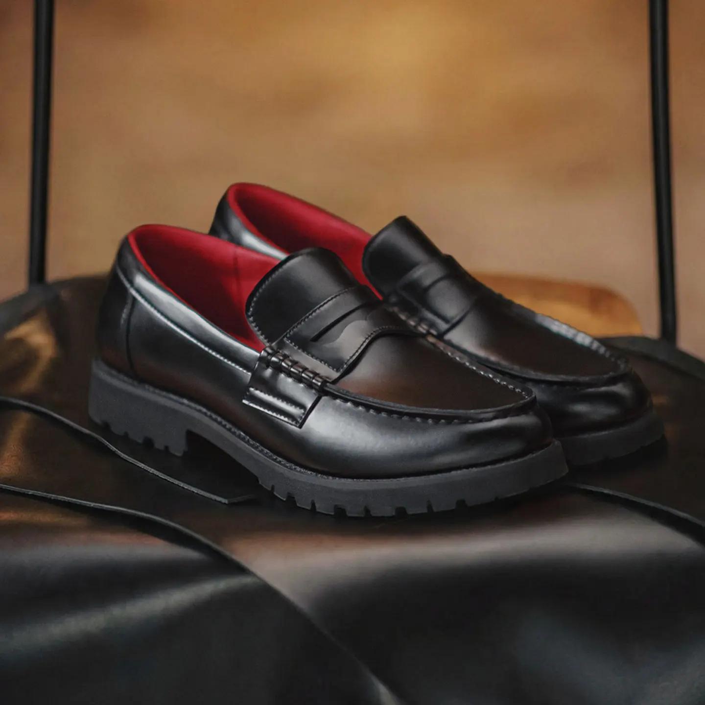 Maden – Mocassins vintage style Old Money pour hommes, chaussures à enfiler en cuir croûte noir, cha
