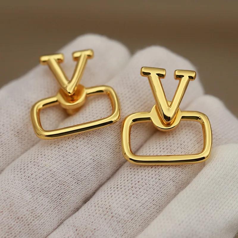 Nouveau Design de vue de luxe en métal lettre V boucles d'oreilles pour les femmes marque de mode ma