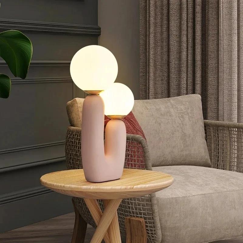 Lampe de table en verre d'art nordique moderne, lampe de tête de lit en résine pour chambre à couche