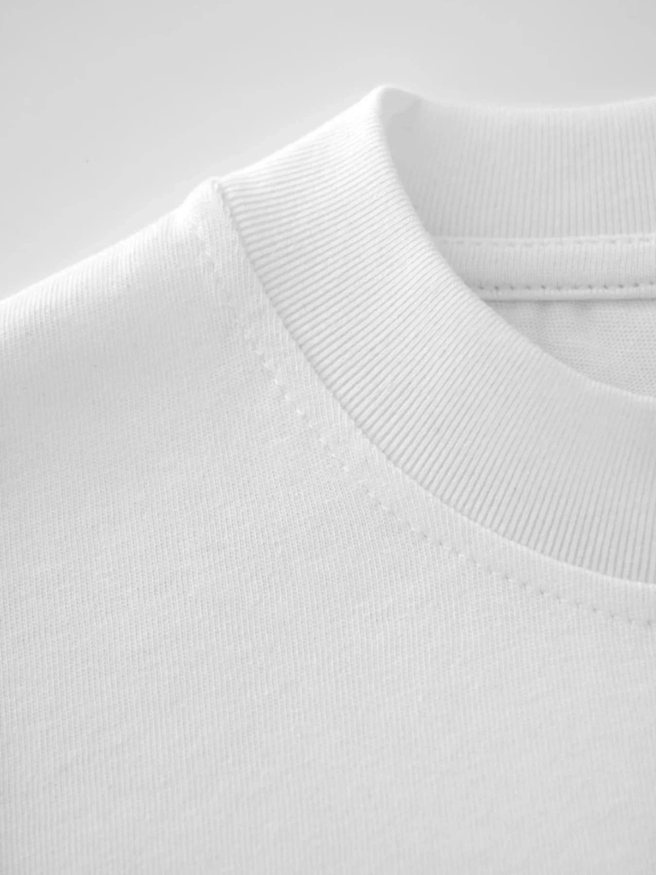 Le T-shirt à motif de voiture rétro pour hommes avec un design de voiture classique convient aux pas
