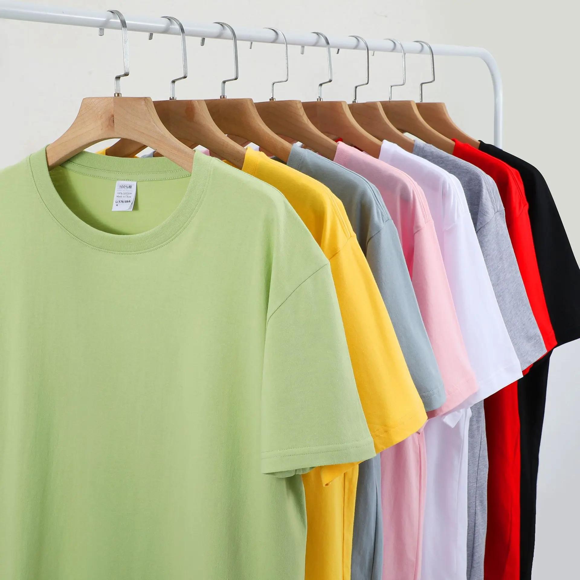 "T-shirt Yoshi unisexe d'été 2025, vert clair! Yoshi pelucheux surdimensionné + pose ludique pour un