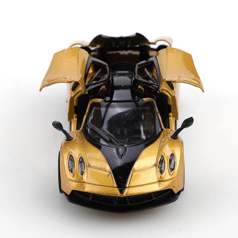 (Bagged) Voiture de course à rappel doré à l'échelle 1/43, métal moulé sous pression, trois portes q