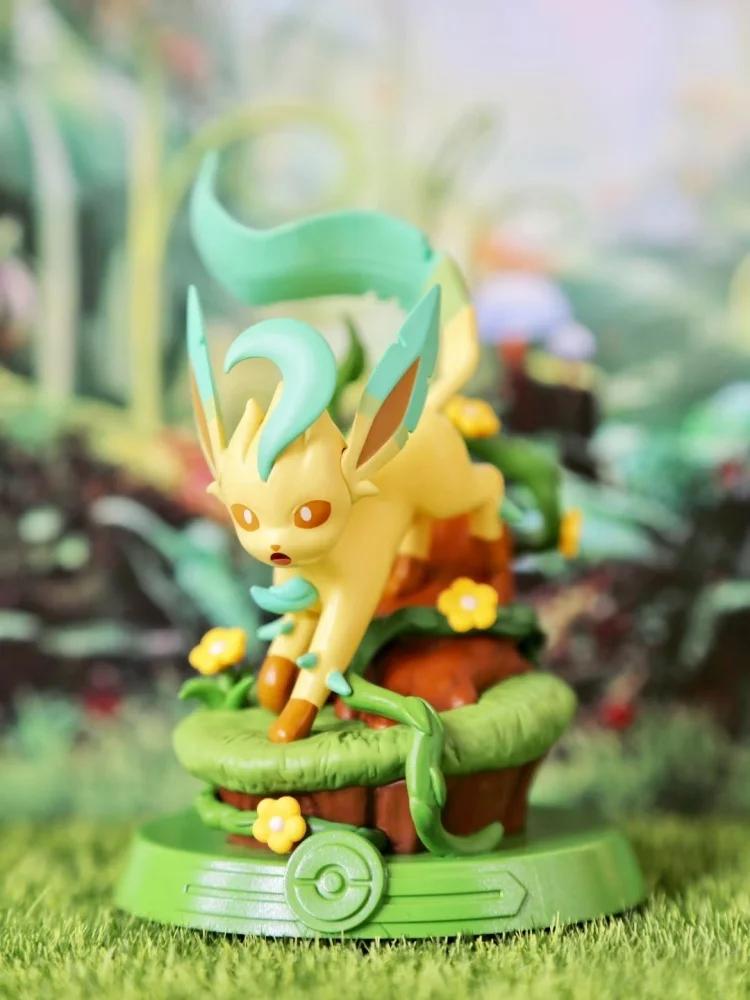 Anime Pokemon funisme aventure Eevee costume de famille boîte aveugle Jolteon Sylveon figurine Colle