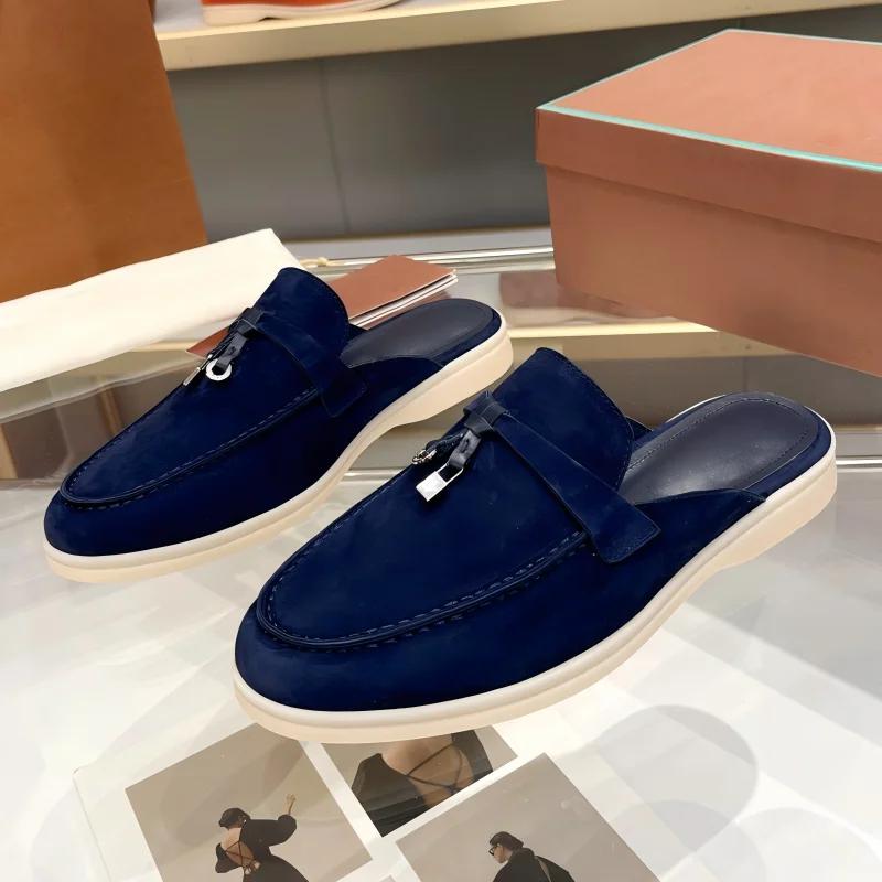 Mules plates en cuir de cerf à bout rond et pompon pour femme, style britannique |   Chaussons Confo