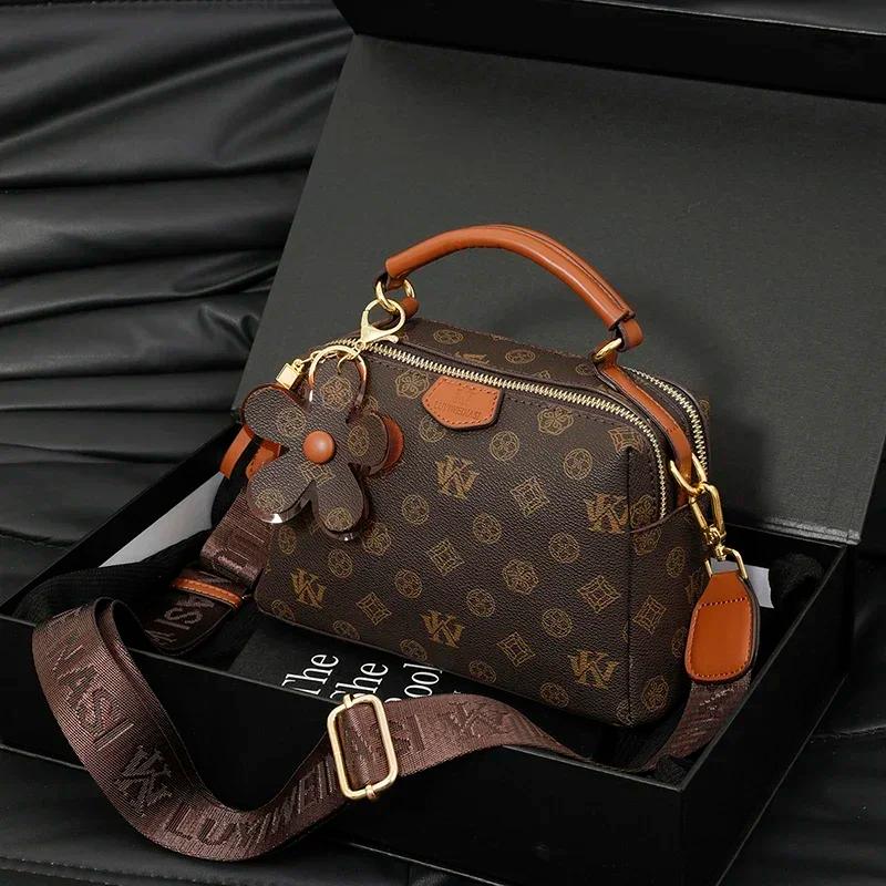 Sac à langer en cuir tendance pour femmes : Sac messager bandoulière unique avec logo de créateur de
