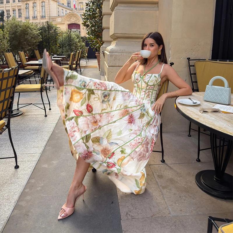 Robe longue élégante à imprimé floral pour femme, taille cintrée, ourlet à volants, idéale pour l'ét