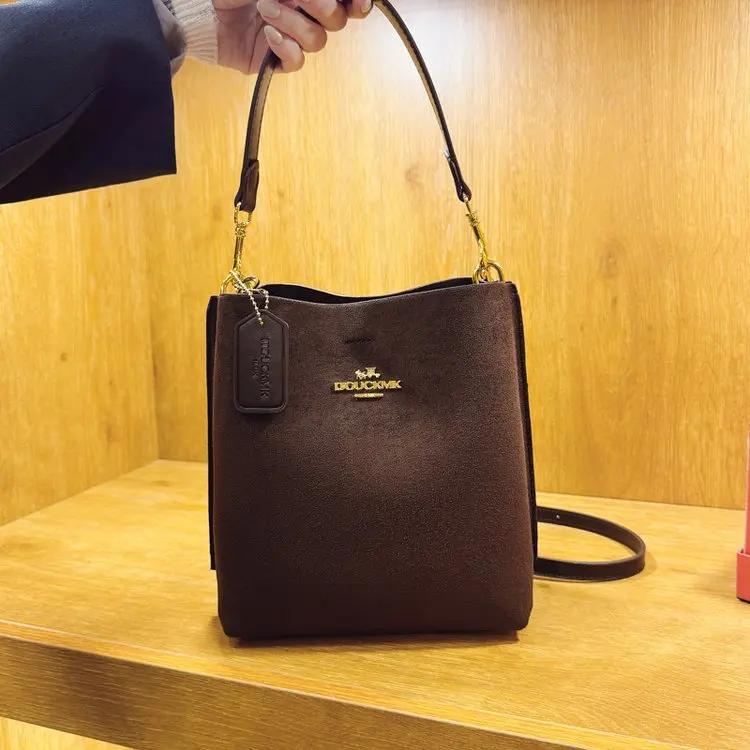 Sac à langer de luxe essentiel au quotidien, sac fourre-tout en cuir élégant et tendance pour femme,