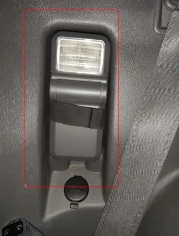 Lampe de travail de coffre arrière 1 pièce pour Pajero V20 V30 MB 777742   Feux de porte arrière pou