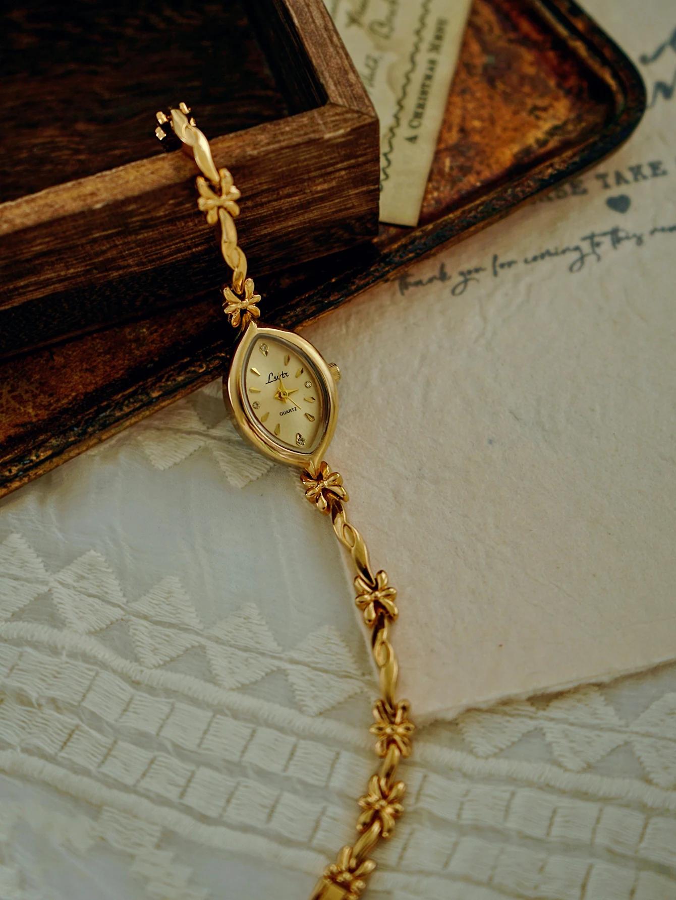 1 pièce de nouvelle montre pour femme à petit cadran en or rétro français, bracelet à la mode, simpl