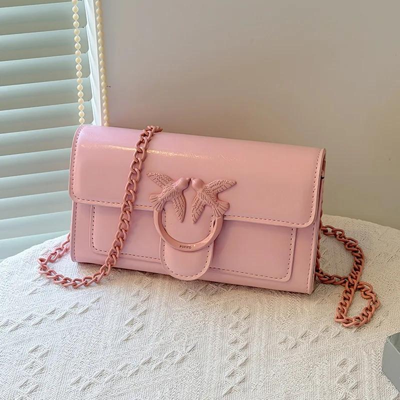 Sac à rabat vintage style chauve-souris, sac bandoulière unique en forme d'aile, sac carré à chaîne,