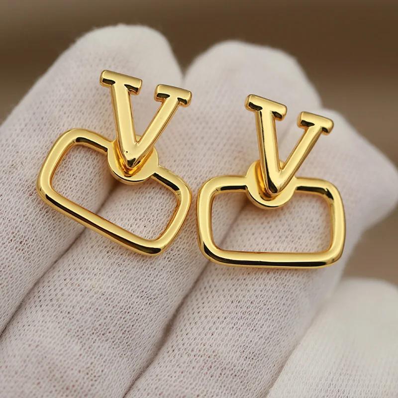 Nouveau Design de vue de luxe en métal lettre V boucles d'oreilles pour les femmes marque de mode ma