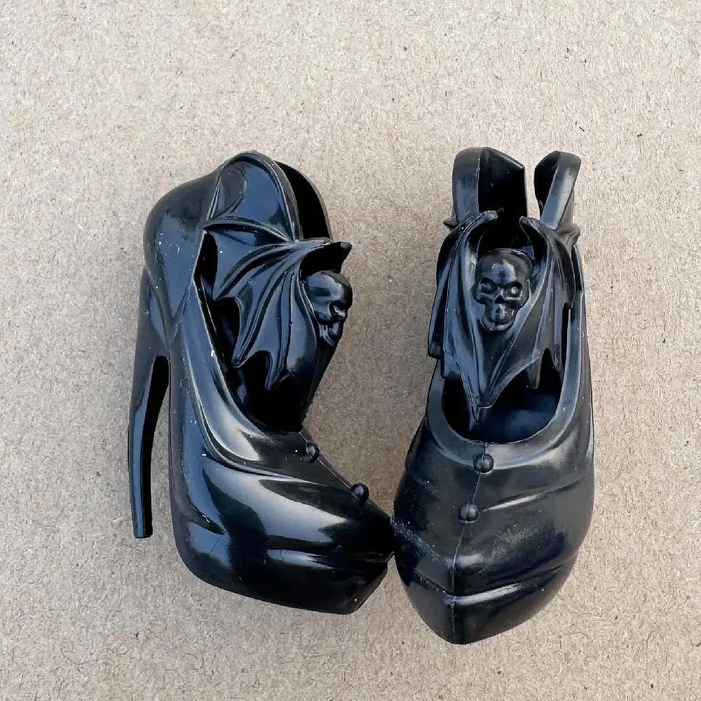 Accessoires pour poupées monstres : chaussures, ceintures, vêtements, articulations, corps