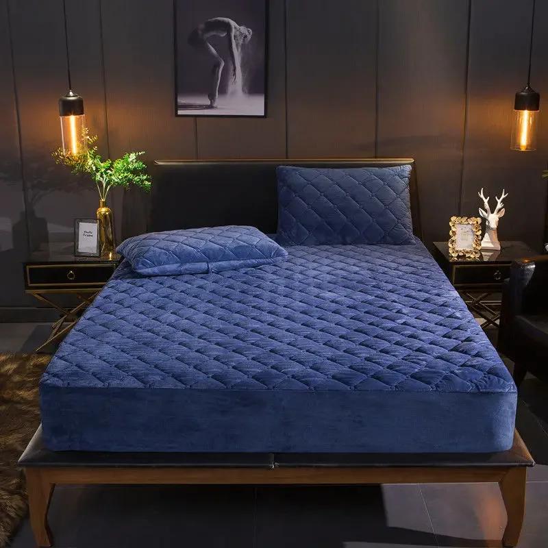Housse de matelas matelassée épaisse en velours cristal, drap-housse chaud et doux en peluche Queen 