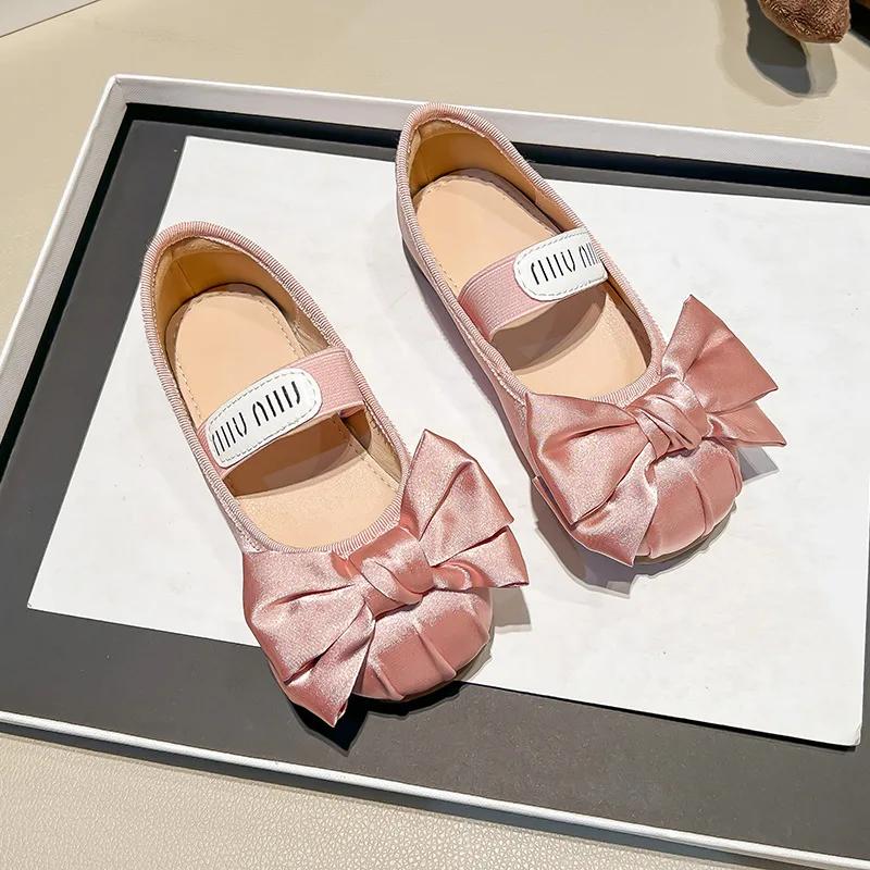 Sandales plates ajourées pour bébés filles, modèle 2026, décontractées, souples, avec nœud fantaisie