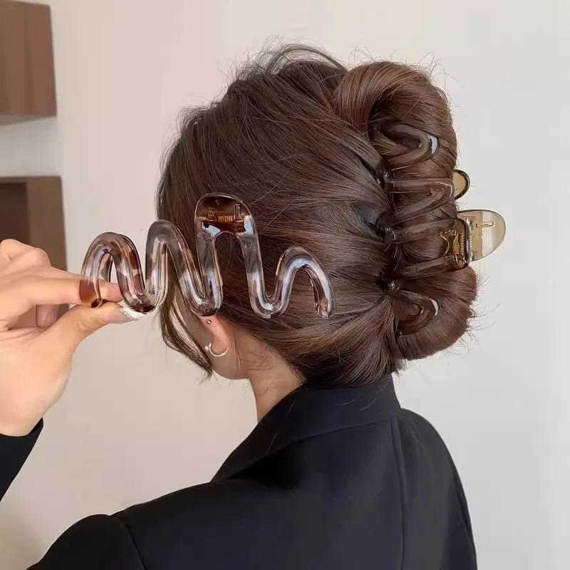 Pince à cheveux ondulée pour femmes, marron ambre brillant, 11cm/4,33 pouces, grande pince à cheveux