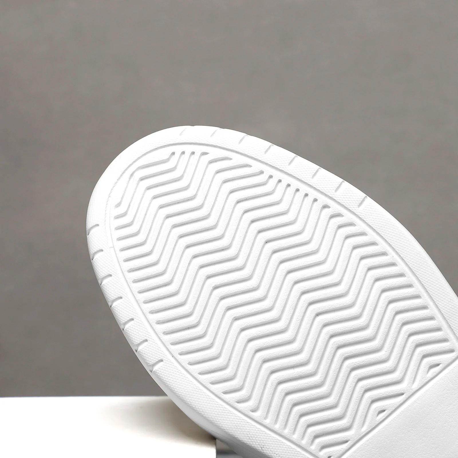 Chaussures de skateboard légères pour femmes, baskets de sport blanches et noires