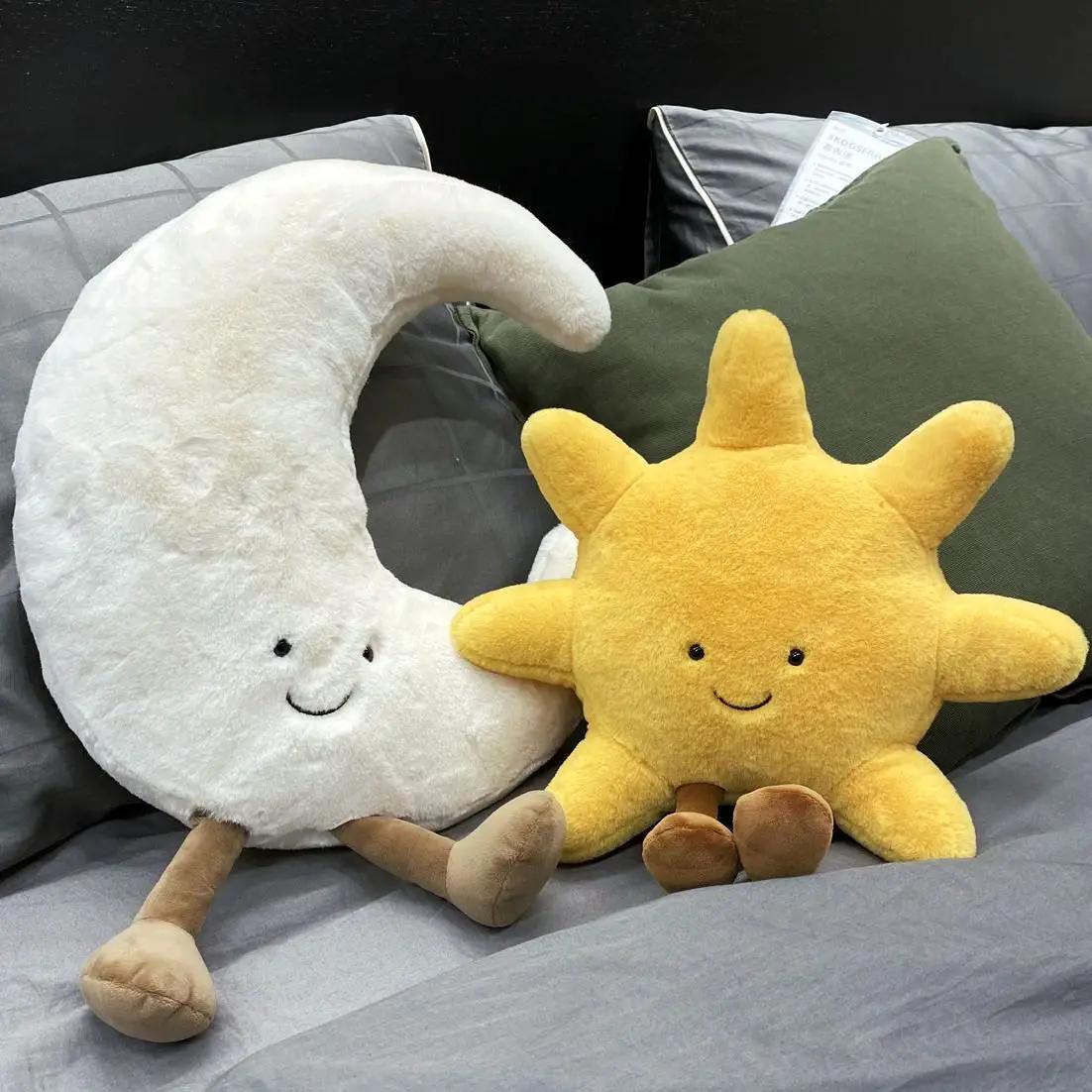 Adorable sourire visage blanc lune jaune soleil peluche peluche mignon dessin animé météo peluche jo