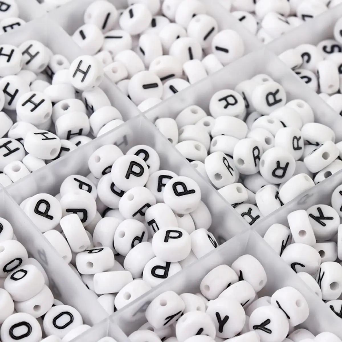 1200 pièces de perles rondes avec lettres pour la fabrication de bijoux, avec ligne de cristal, Kits